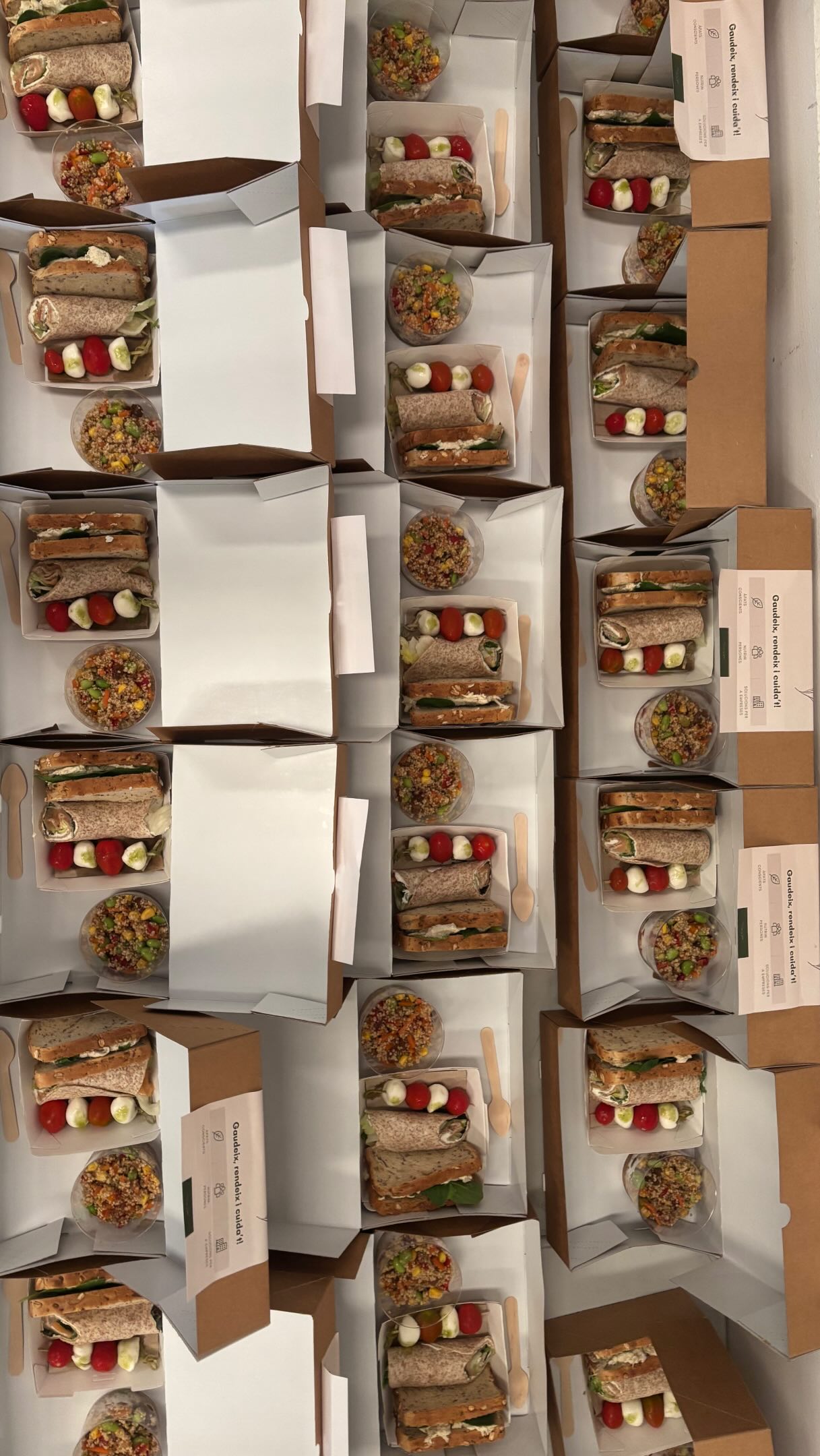 Ahir va ser increïble 🔥
Gràcies per comptar amb nosaltres i per la gran acollida dels nostres healthy recovery packs 💛
Feliços de formar part d’esdeveniments que promouen esport, salut i comunitat ✨
Gràcies a tot l’equip de LA HUELLA i a HENKO per comptar amb el nostre equip i a tots el que vau poder disfrutar de la jornada!
@fabregues_bicicletas @bmwolivamotor @sukomitortosa